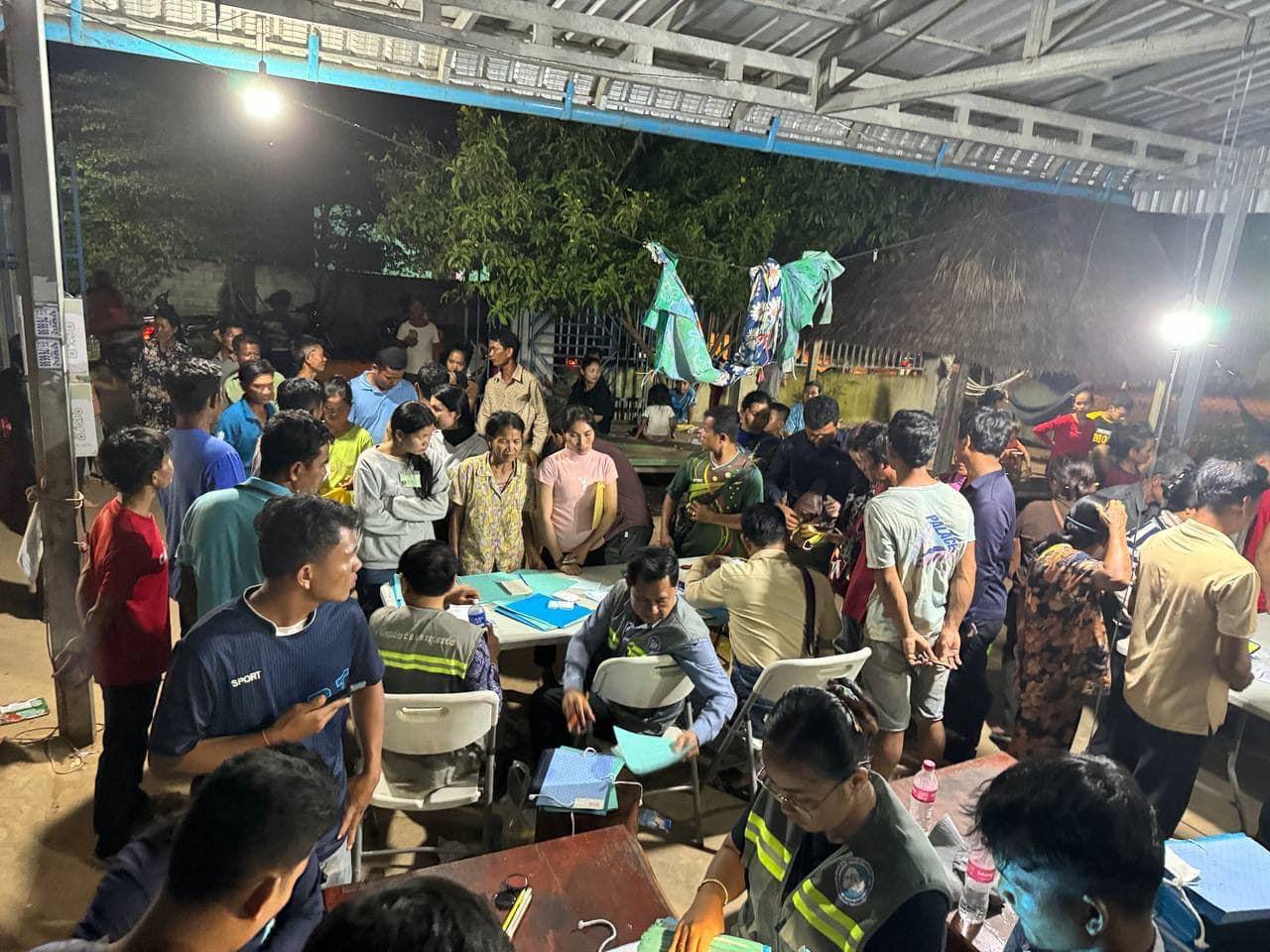 បងប្អូនក្រុមវាល​​ បន្តចុះវិនិច្ឆ័យក្បាលដី​ ជូនបងប្អូនប្រជាពលរដ្ឋជាម្ចាស់ដីស្ថិតនៅភូមិសាឡាំ ភូមិត្រពាំងខ្នារ និងភូមិស្រែខ្ញែរ ឃុំពោធិ៍ម្រាល ស្រុកបសេដ្ឋ ខេត្ត កំពង់ស្ពឺ ————————–
